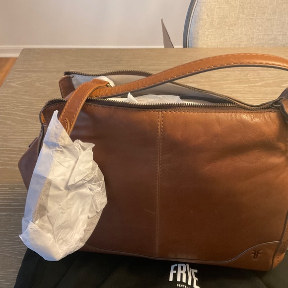 New Frye Melissa shoulder bag made of genuine antique pull-up leather. - Picture 2 of 6